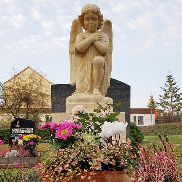 Grabstein Kindergrab mit Engel Figur - Kalus